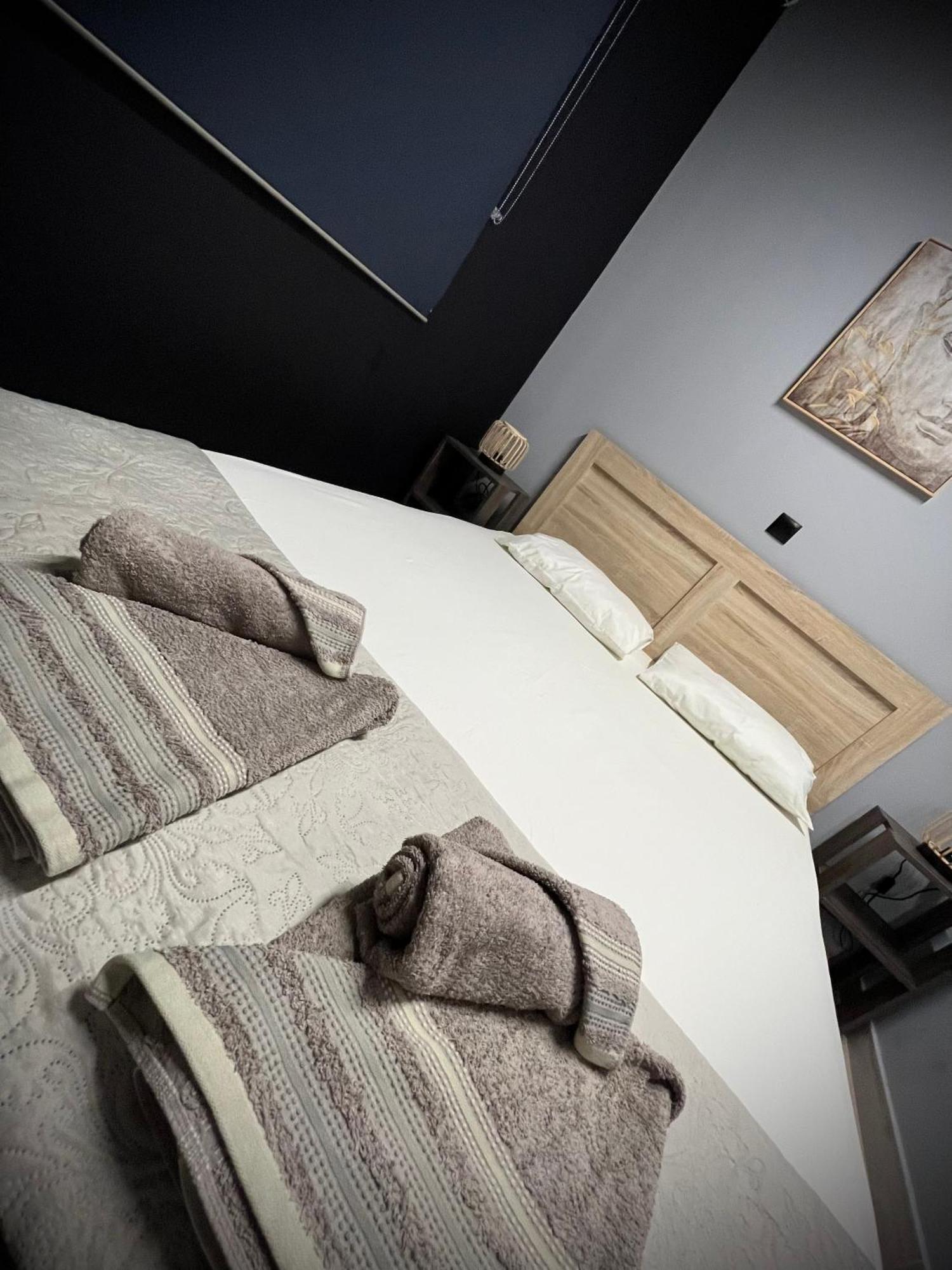 Joannas Airport Luxury Rooms Artemida  Exteriör bild