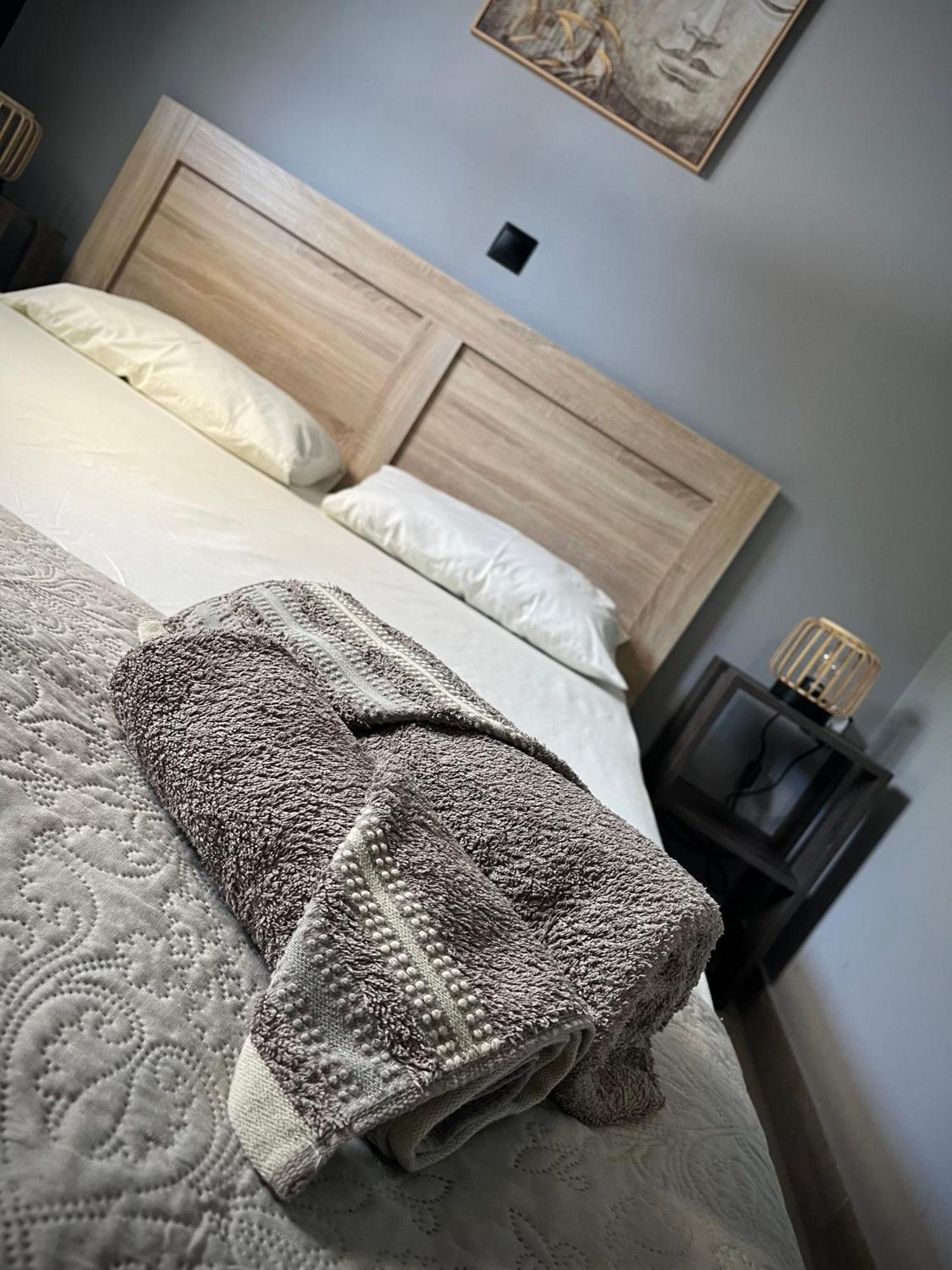 Joannas Airport Luxury Rooms Artemida  Exteriör bild